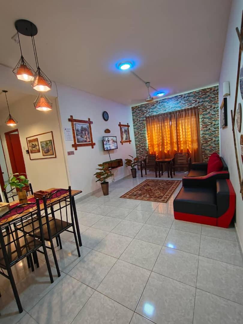 Homestay Budget Kuala Terengganu Tulipsia House Екстериор снимка