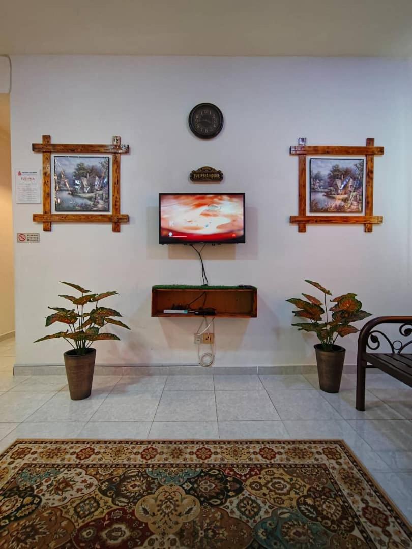 Homestay Budget Kuala Terengganu Tulipsia House Екстериор снимка