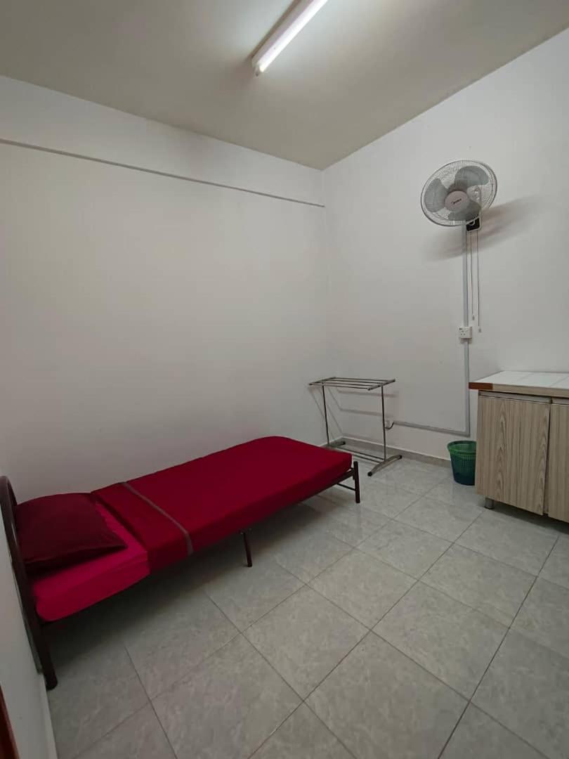 Homestay Budget Kuala Terengganu Tulipsia House Екстериор снимка